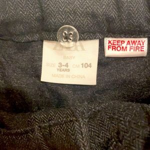 Zara boys pants size 3-4.  Dark grey.